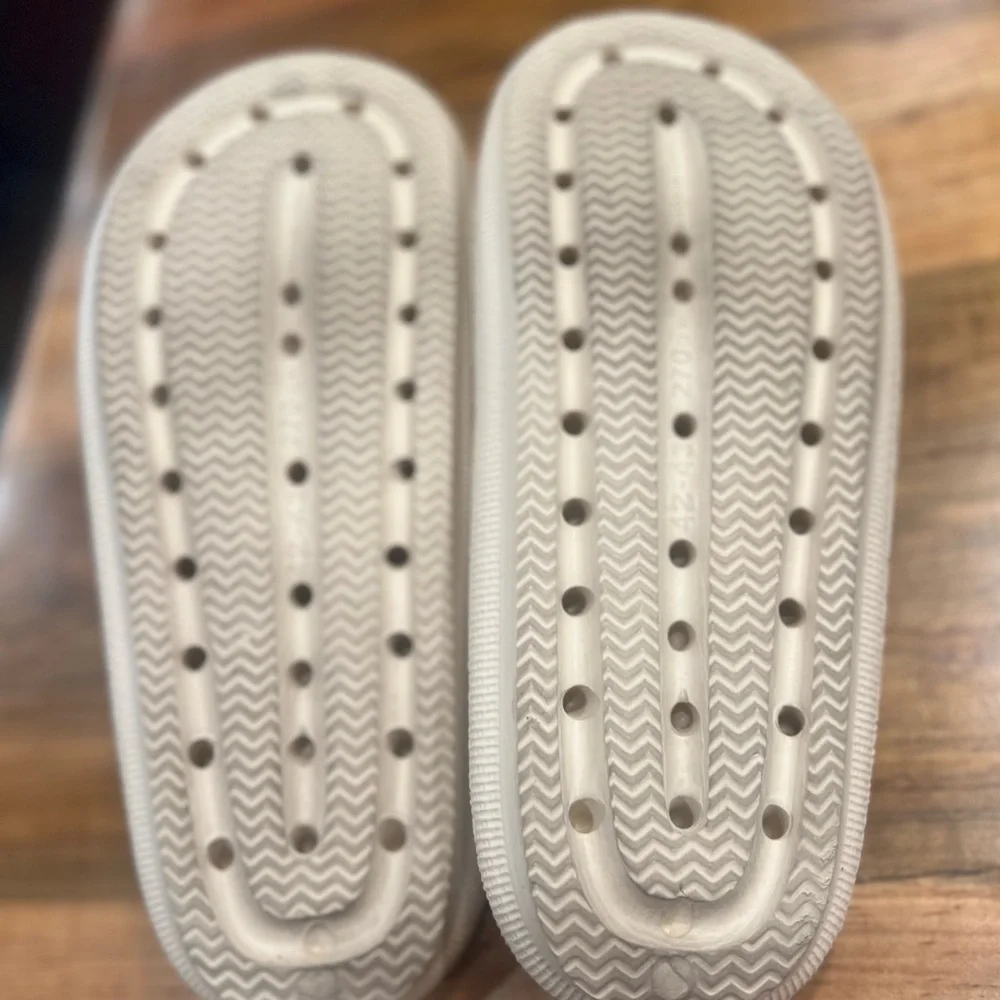 Pillow slides in GUC size 8.5/9